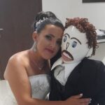 Mulher casa-se com “Marcelo”, um boneco de pano